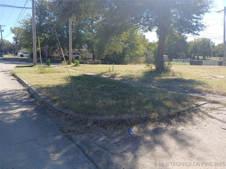 Property Photo:  304 W Monroe Avenue  OK 74501