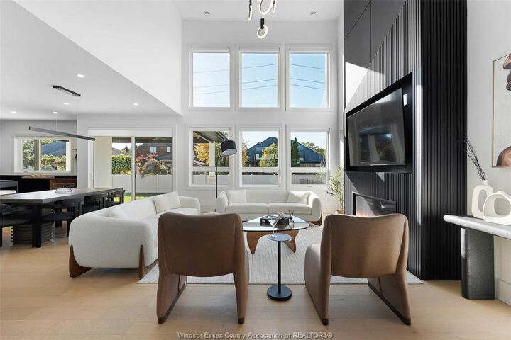 Photo de la propriété:  532 Mountbatten Crescent  ON N8P 0G1