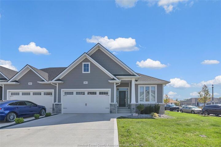 Photo de la propriété: 385 Matese Street ON N8L 0X5