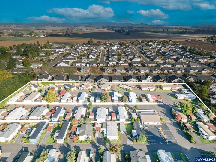 Property Photo:  340 NE Crest St 71  OR 97385 