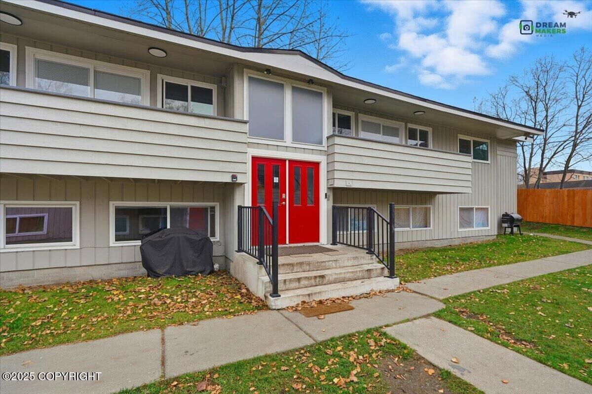 Property Photo: 1016 W 25th Avenue AK 99503