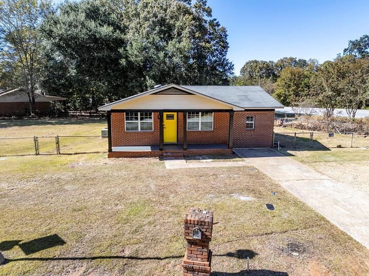 Property Photo:  2731 Yorktown Ave  GA 31705 