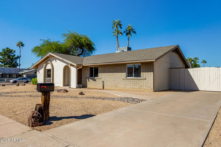 Property Photo:  2164 W Eugie Avenue  AZ 85029