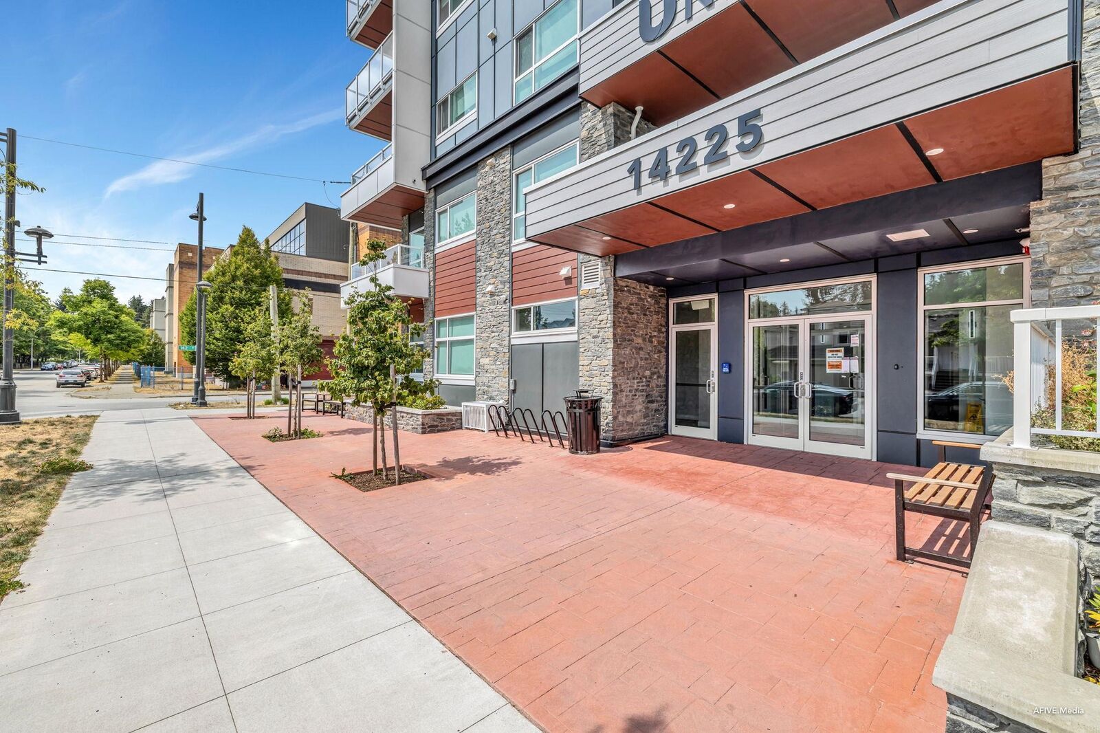 Photo de la propriété:  14225 103A Avenue 314  BC V3T 1T1