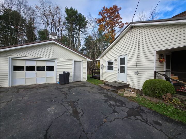 Property Photo:  927 Breesport N Chemung Road  NY 14861 