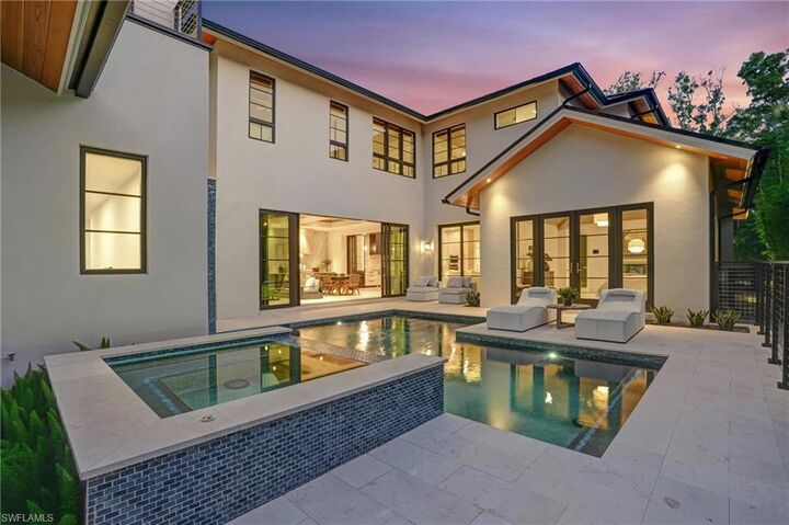 Property Photo: 349 2nd Ave N FL 34102