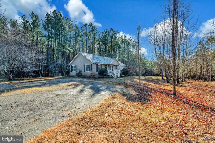 Property Photo: 11532 Taylor Ridge Way VA 22551