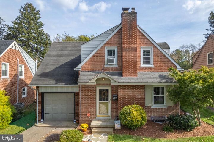 Property Photo:  323 Perry Avenue  PA 17603