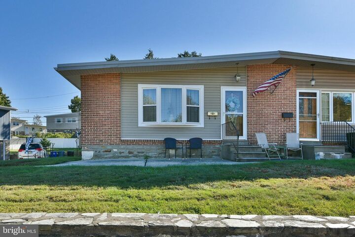 Property Photo:  1020 Grant Avenue  PA 19115 