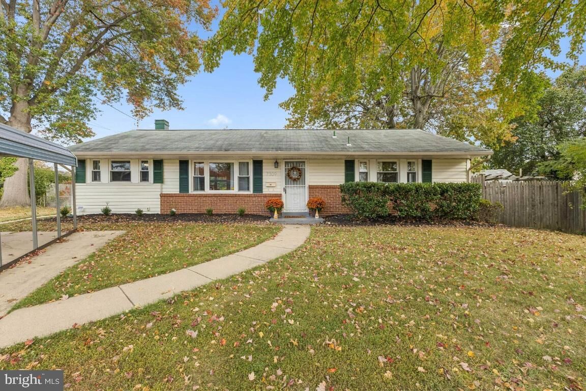 Property Photo: 7309 Piper Court VA 22306