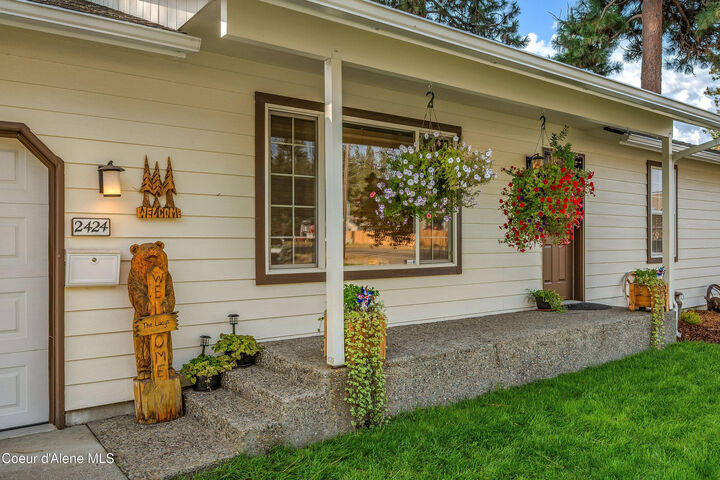 Property Photo:  2424 E Woodcrest Dr  ID 83854