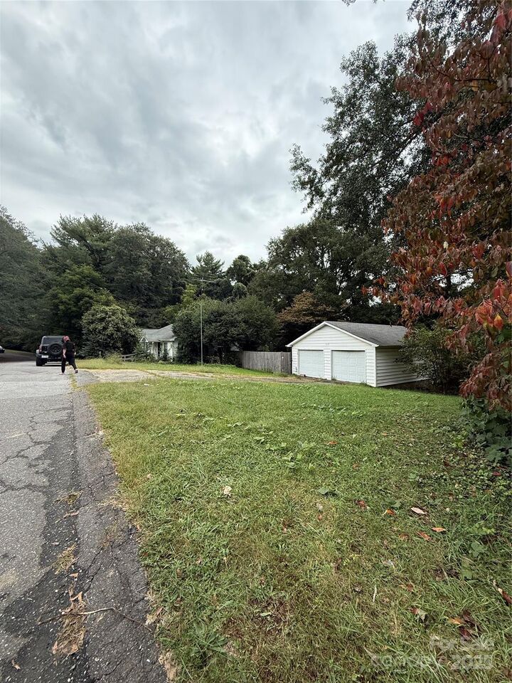 Property Photo: 1911 White Street NC 28052