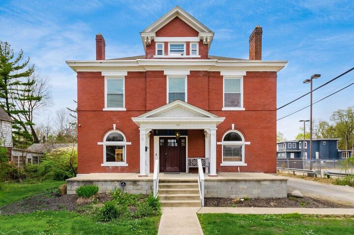 797 N Nelson Road  Columbus OH 43219 photo