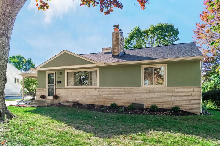 Property Photo:  2745 Cranford Road  OH 43221