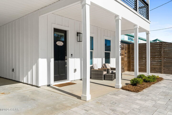 Property Photo: 7028 Thomas Drive FL 32408