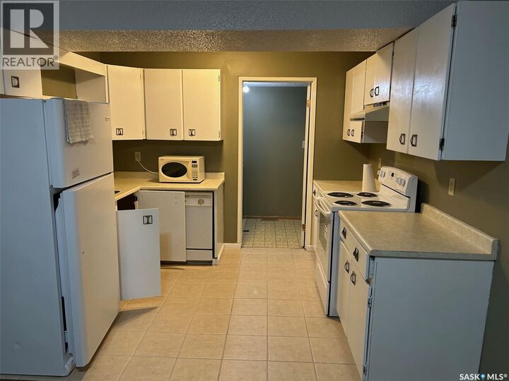 Property Photo:  6517 Rochdale Boulevard  SK S4X 2Z1