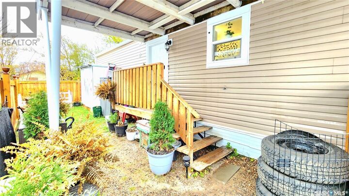 Property Photo: 43 1401 114th Street SK S9A 3G4