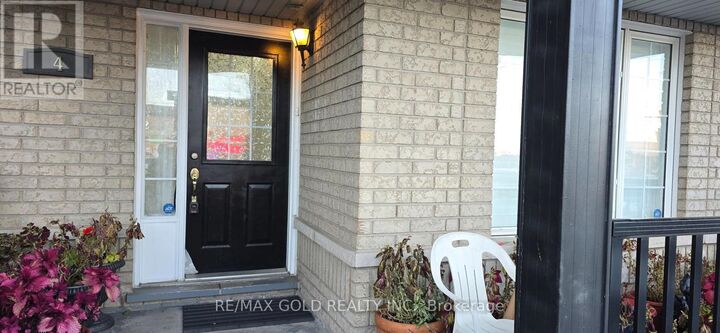 Property Photo: 4 Fandor Way ON L7A 2G6