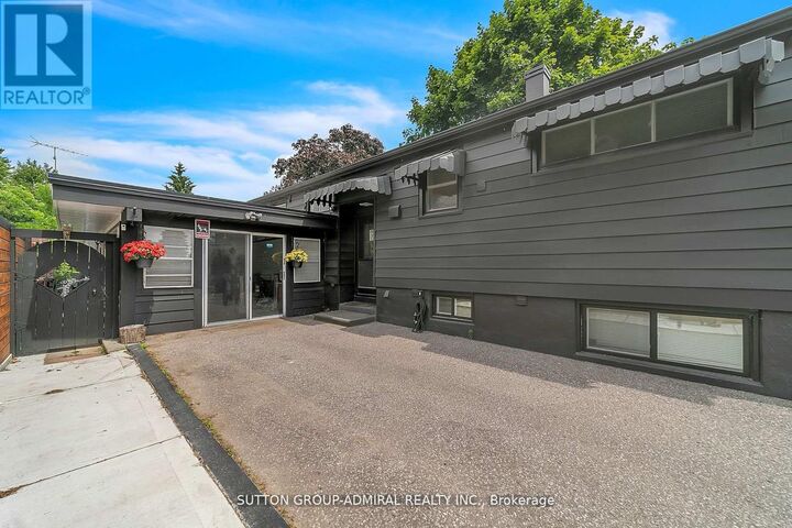 Property Photo:  212 St Peter Street  ON L1N 1J3