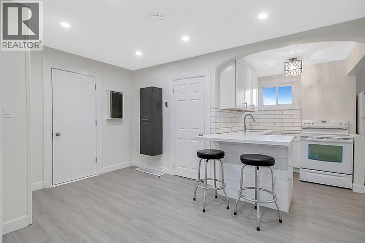 Property Photo:  1668 Goyeau Upper  ON N8N 2W6 