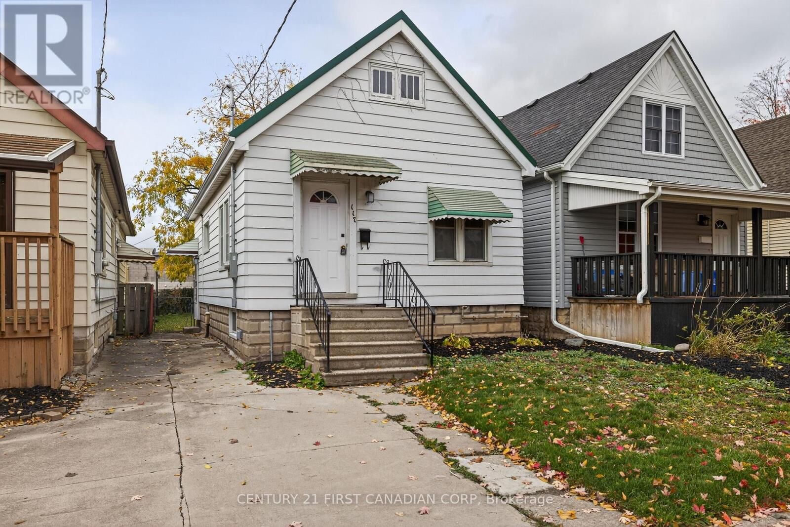 Property Photo:  117 Sterling Street  ON N5Y 1Y9