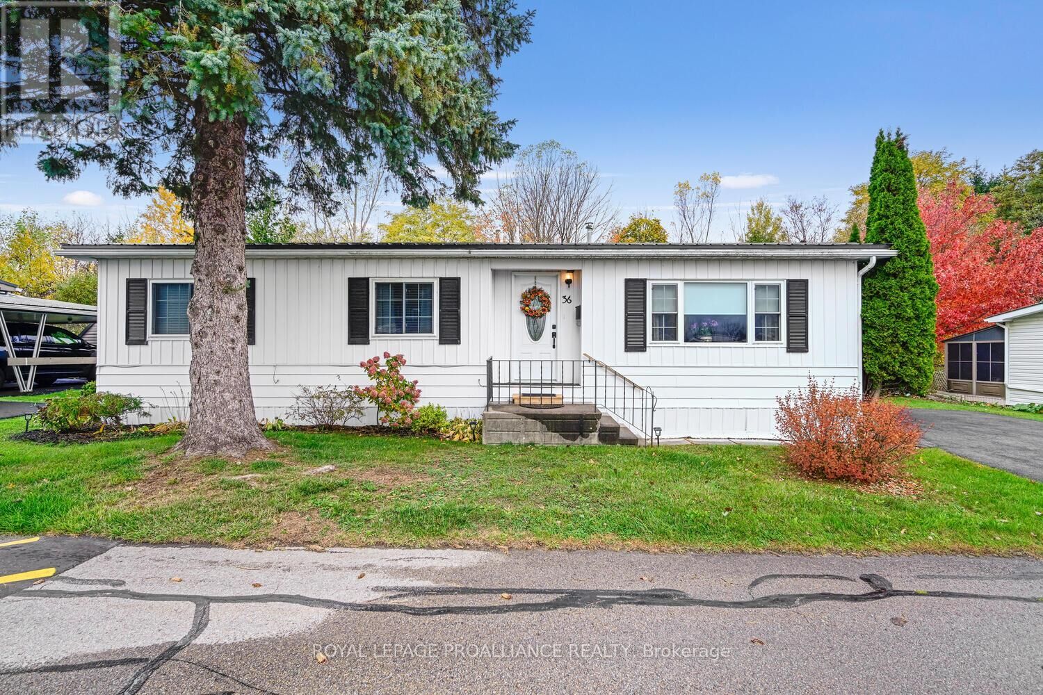 Property Photo:  1871 Oxford Avenue 36  ON K6V 7B5 