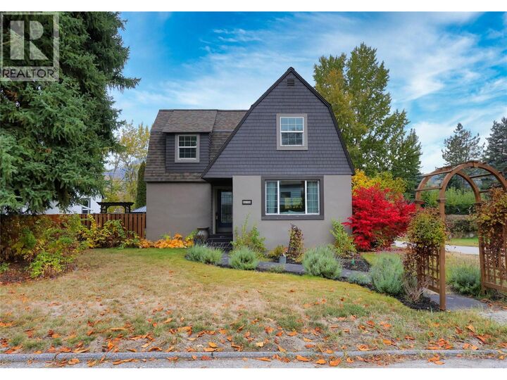 698 Kipling Street  Warfield BC V1R 2A2 photo