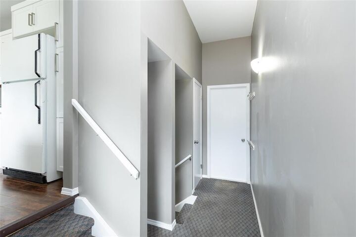 Property Photo:  119 Home Street North  MB R5G 0E5
