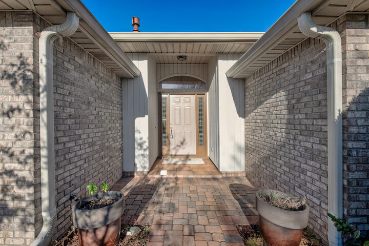 Property Photo:  924 Shalimar Point Drive  FL 32579