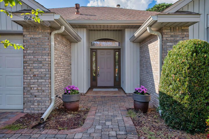 Property Photo: 924 Shalimar Point Drive FL 32579