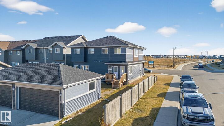Property Photo:  382 Crystallina Nera Drive NW  AB T5Z 0R9