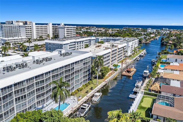 Property Photo:  3050 NE 47th Ct 201  FL 33308