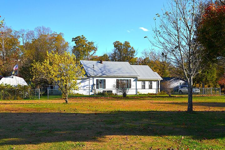 Property Photo:  1436 Glen Ray Rd  WV 24910