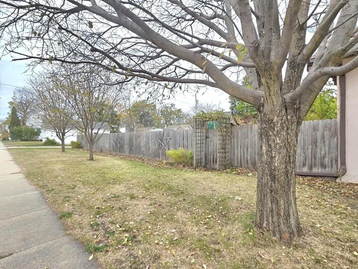 Property Photo:  617 E Charles  IA 50662 