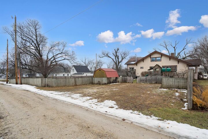 Property Photo:  617 E Charles  IA 50662 