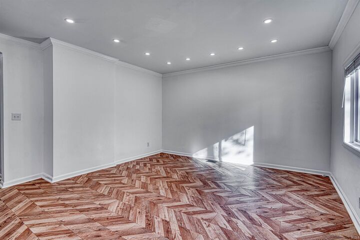 Property Photo:  910 Harriet Street  IN 47710