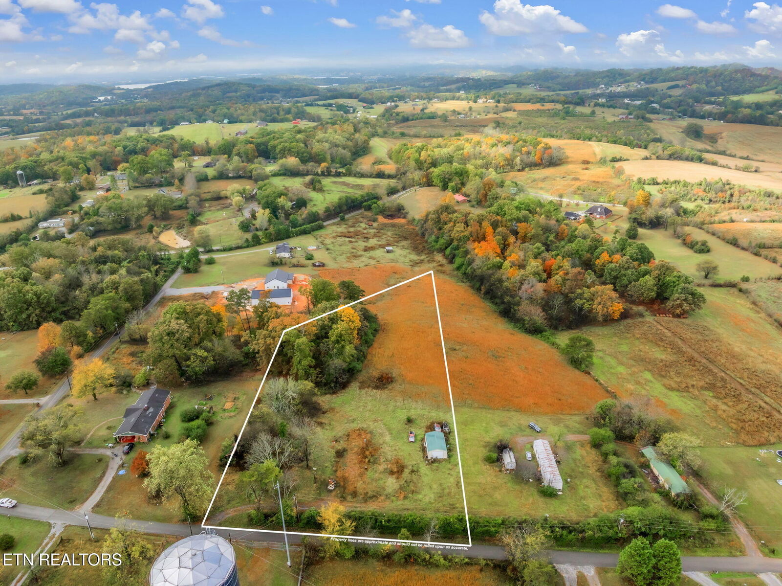 Property Photo:  1965 Old Sinking Creek Rd  TN 37742