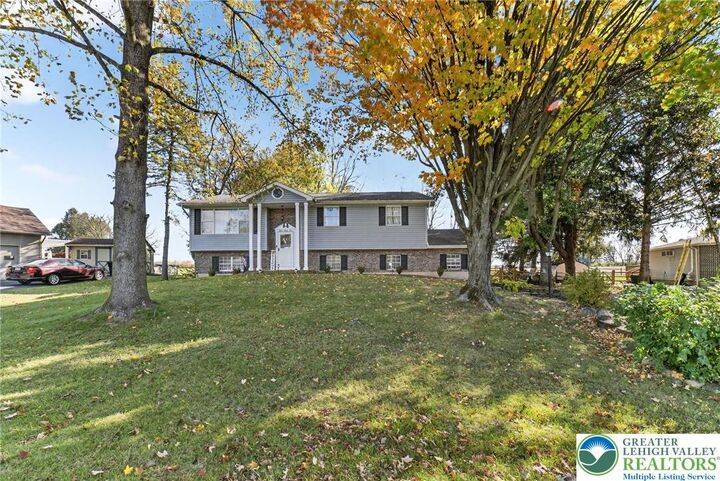 Property Photo:  394 Manor Drive  PA 18064