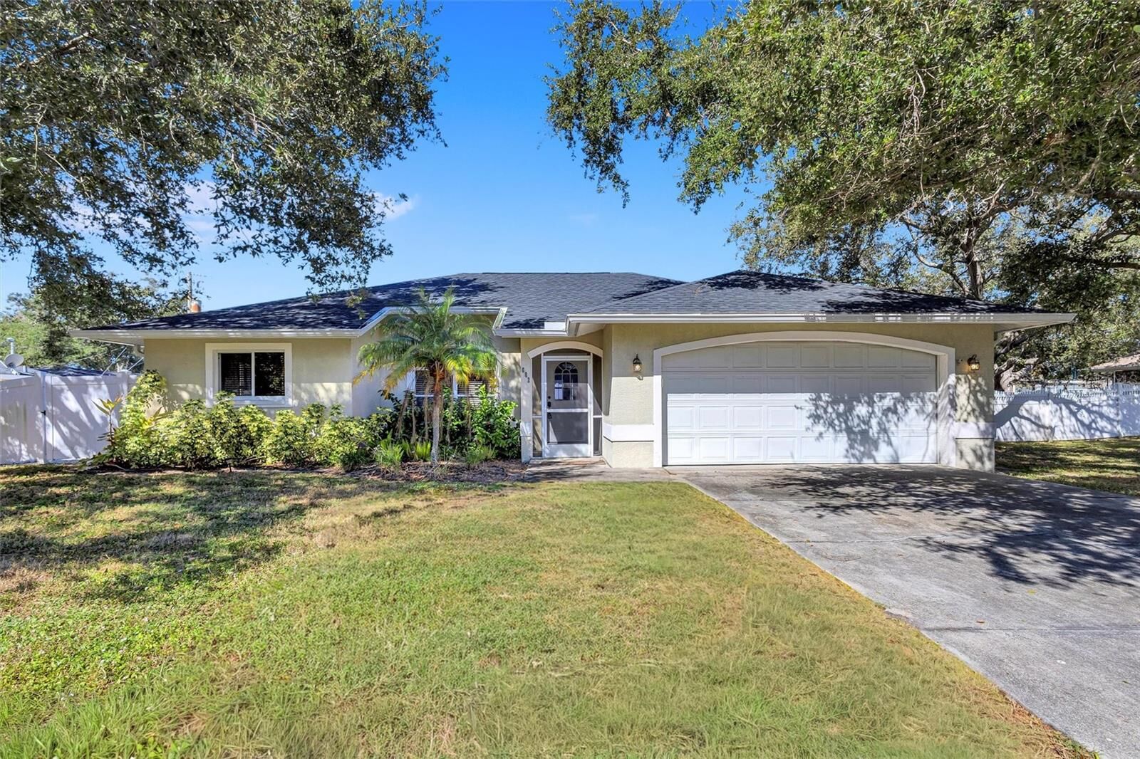 Property Photo: 682 Roanoke Road FL 34293