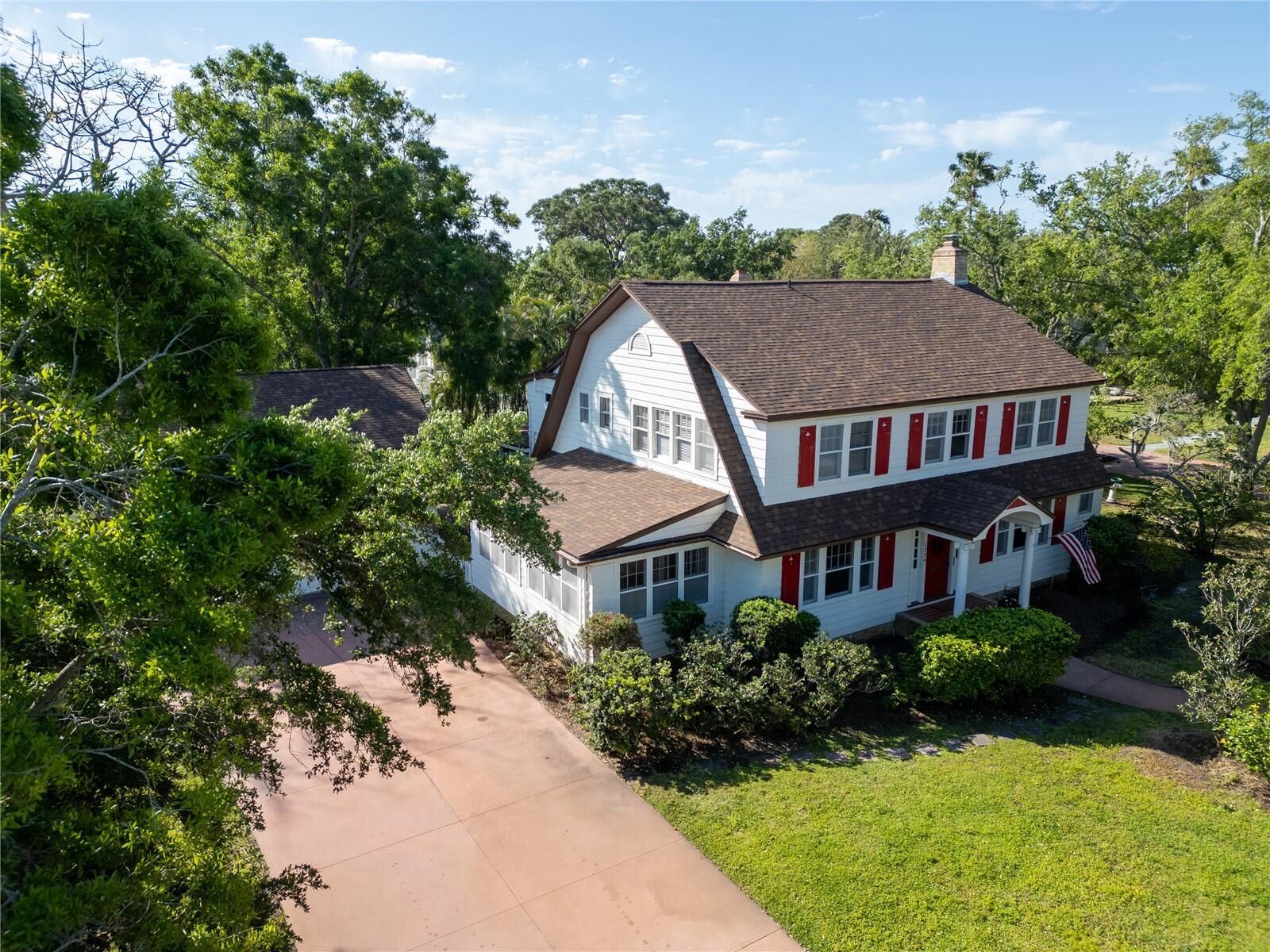 Property Photo:  1226 Serpentine Drive S  FL 33705 