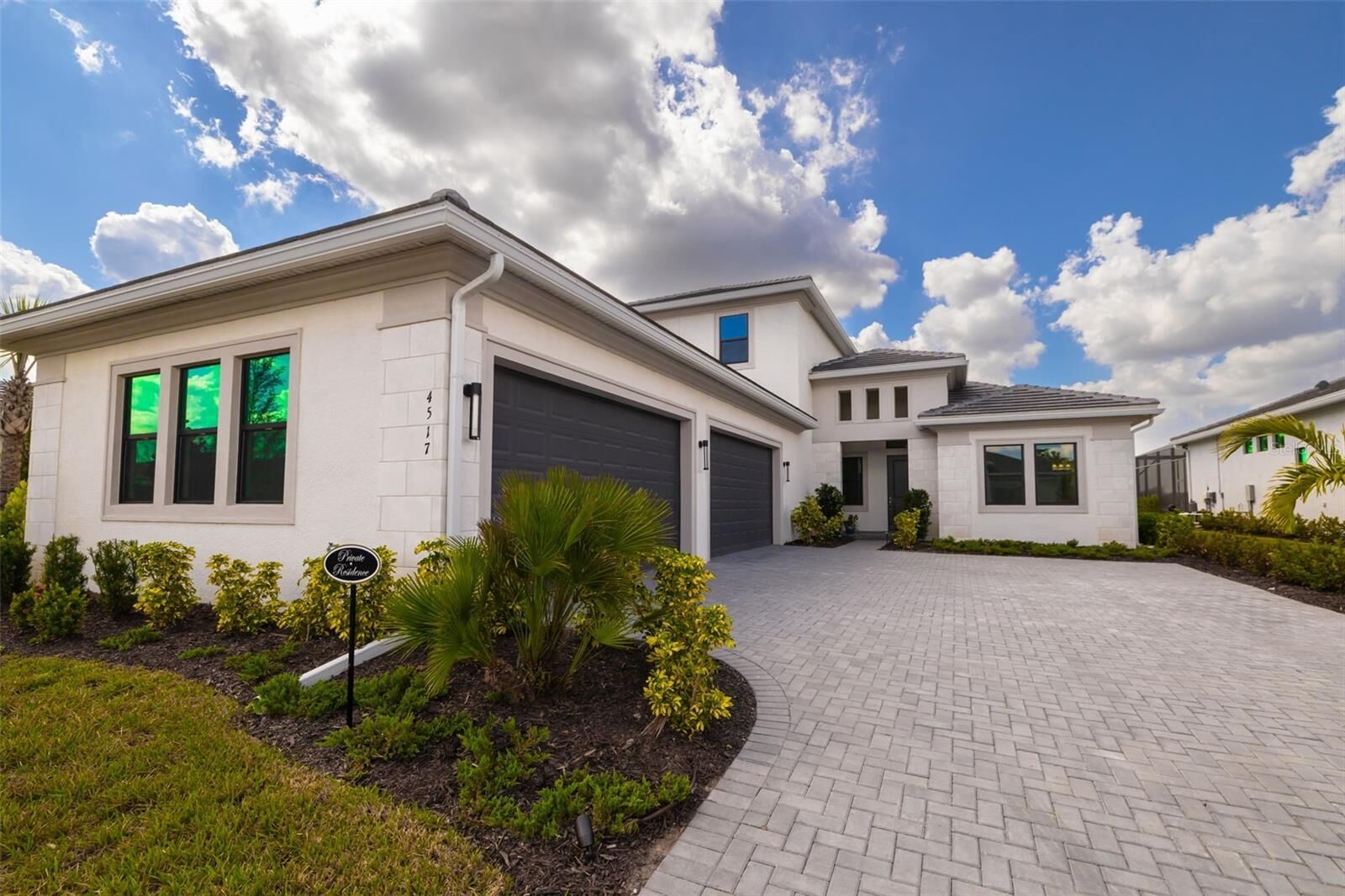 Property Photo:  4517 Mondrian Court  FL 34240 