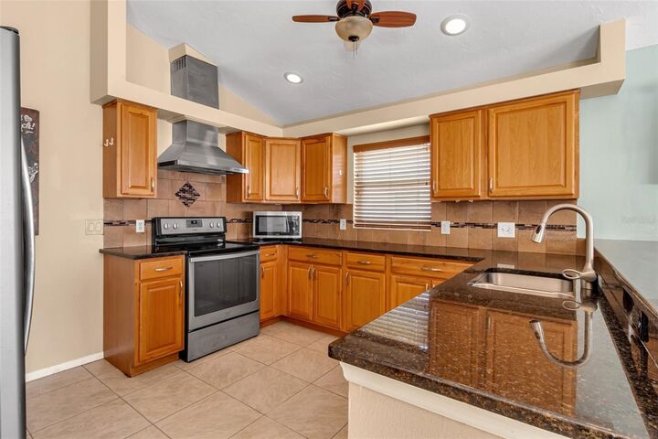 Property Photo:  3920 52nd Drive W  FL 34210