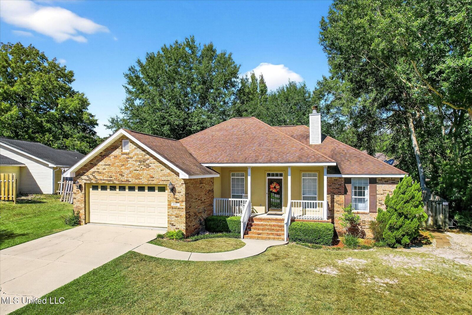 Property Photo: 8845 Moanalua Way MS 39525