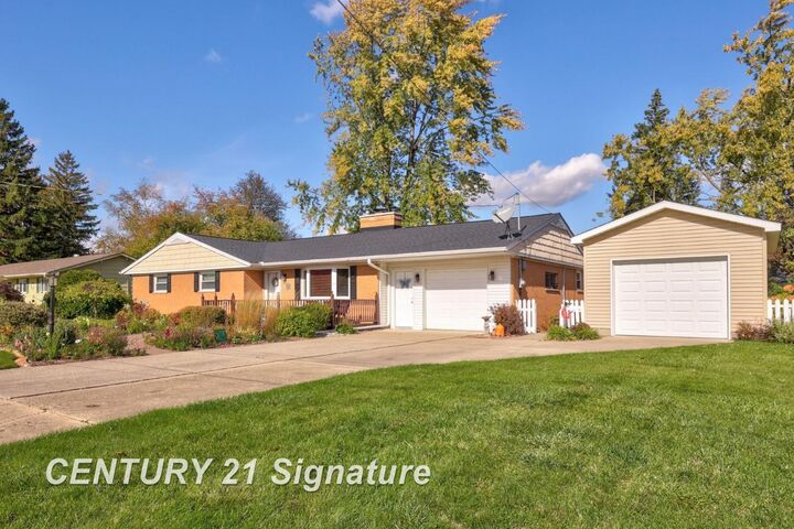 Property Photo:  3646 Holly Lane  MI 48604