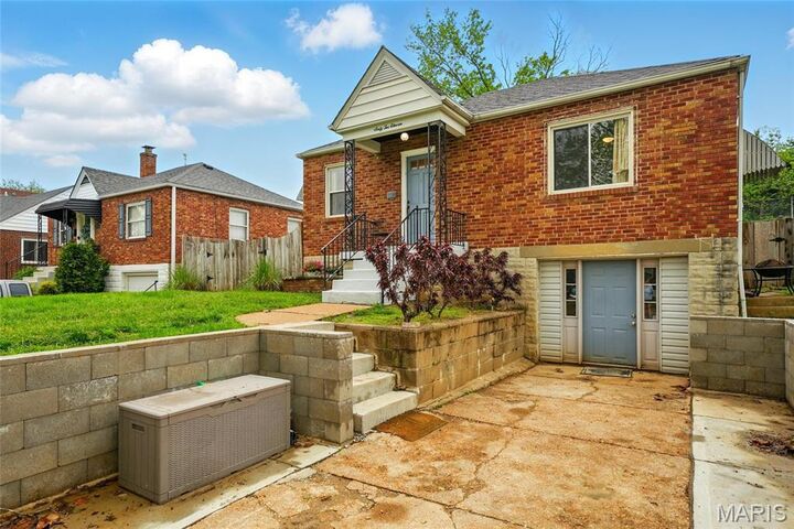 Property Photo:  6211 Bixby Avenue  MO 63123