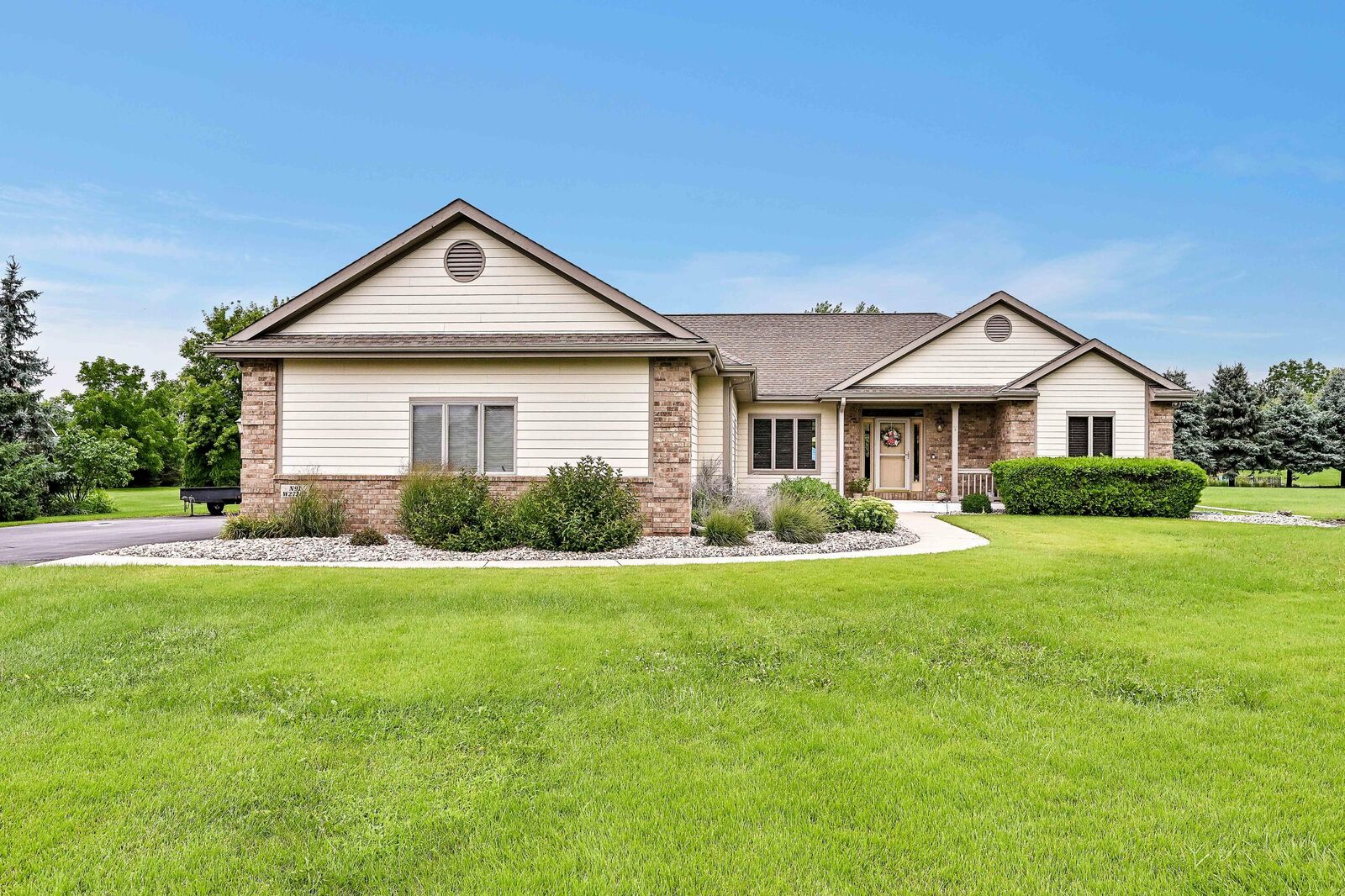 Property Photo:  N91w27362 Red Fox Run  WI 53029