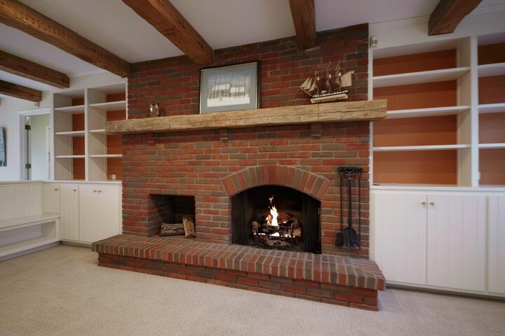 Property Photo:  1127 Tanglewood Rd  WI 54220 