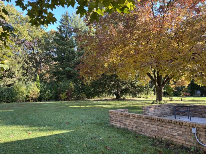 Property Photo:  29618 Fernwood Dr  WI 53185