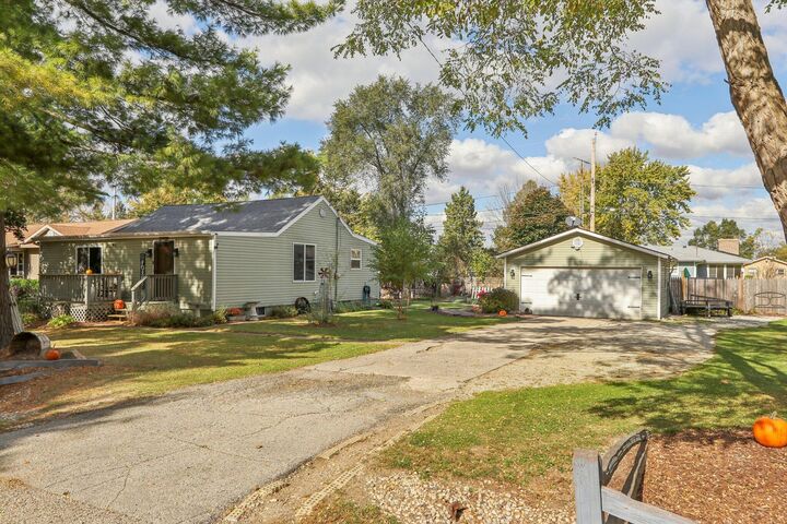 32808 S Lakeshore Dr  Burlington WI 53105 photo