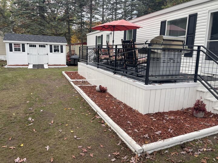 Property Photo:  2401 Oak Street  MI 49457